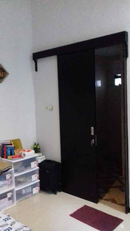 dijual rumah cipamokolan