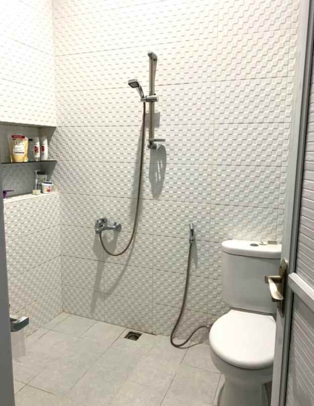 dijual rumah cipinang elok