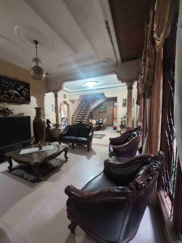 dijual rumah cipinang melayu