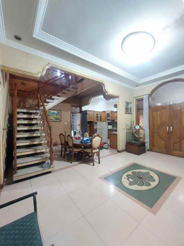 dijual rumah cipinang melayu