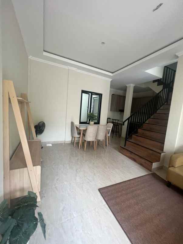 dijual rumah cireundeu