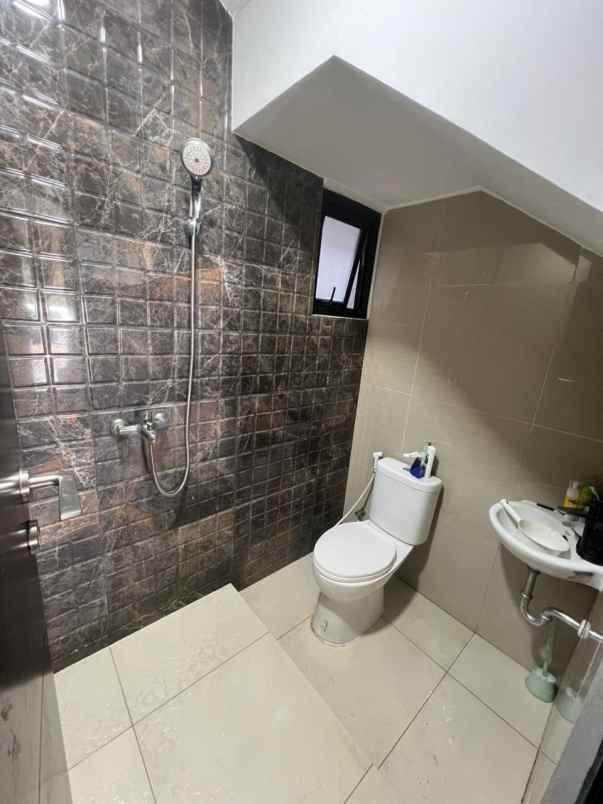 dijual rumah citragran cbd cibubur