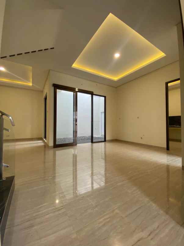 dijual rumah citraland international