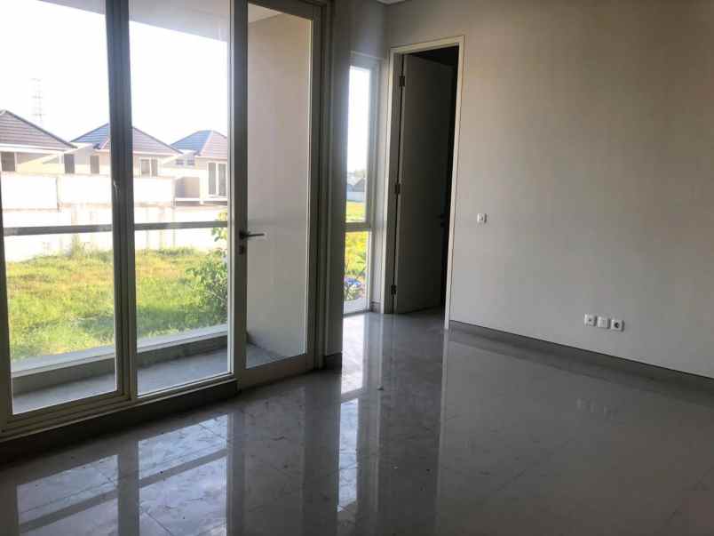 dijual rumah citraland surabaya