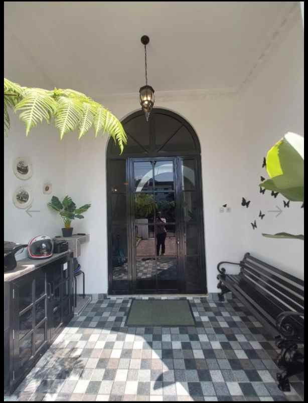 dijual rumah ciwaruga