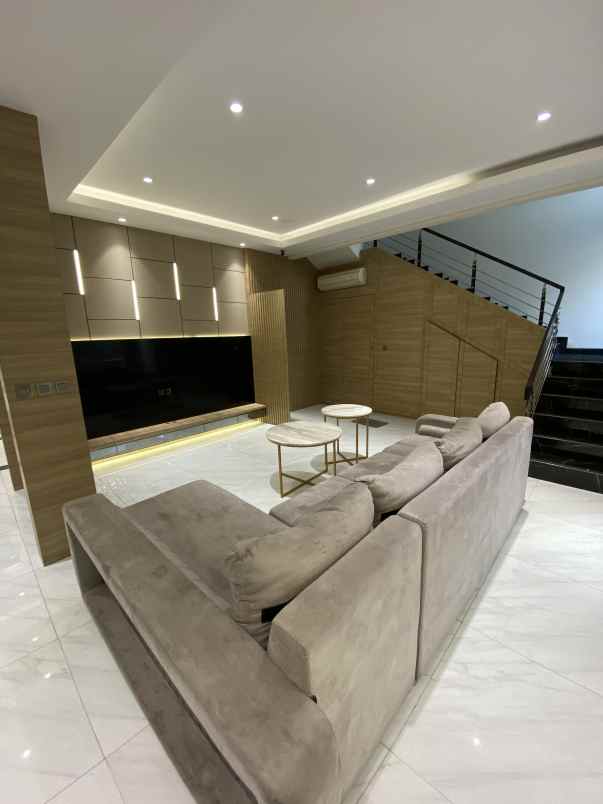 dijual rumah cluster aquamarine phg