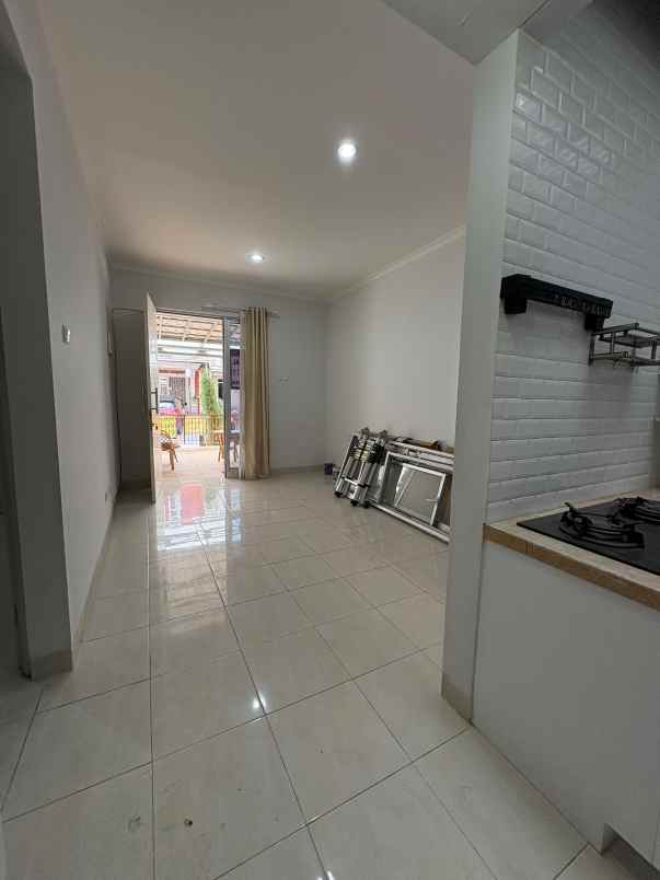 dijual rumah cluster boston village by