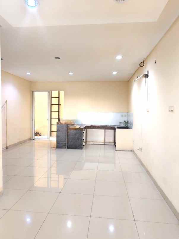 dijual rumah cluster layar permai pik