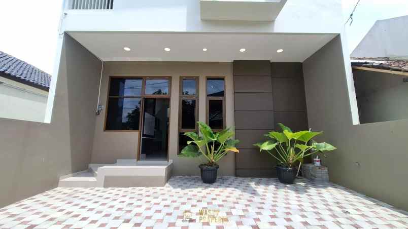 dijual rumah condongcatur depok