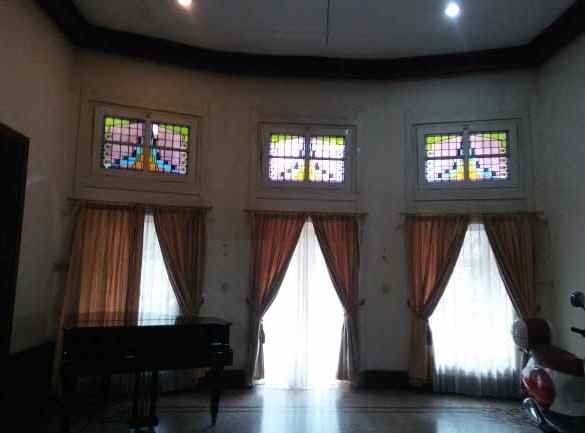 dijual rumah darmo