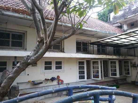 dijual rumah darmo