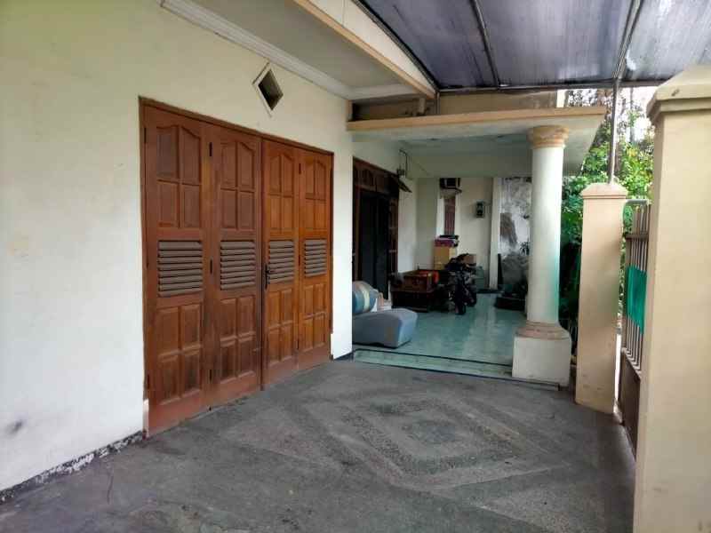 dijual rumah darmo permai selatan