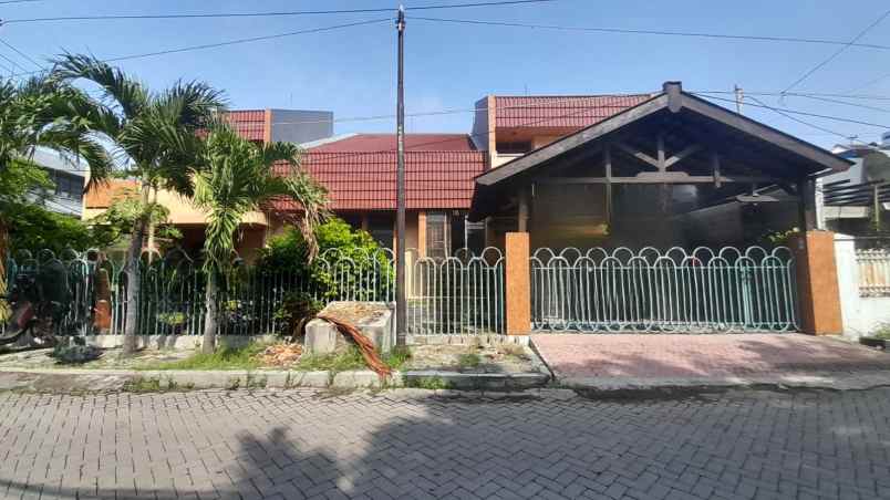 dijual rumah darmo permai timur