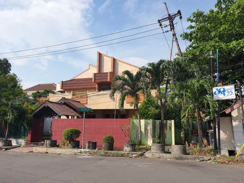 dijual rumah darmo permai timur