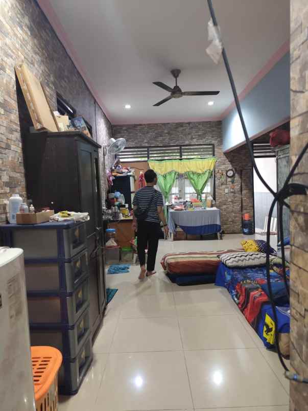 dijual rumah deltasari indah waru