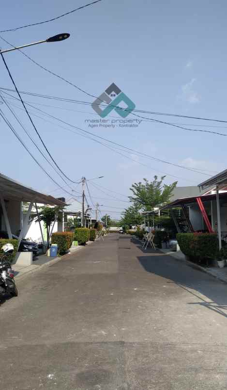 dijual rumah derwati mas estate