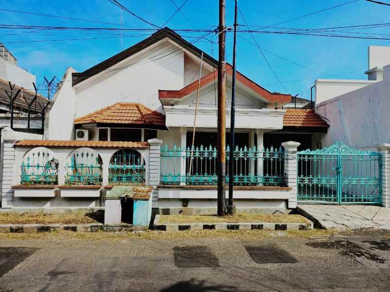dijual rumah dharmahusada indah