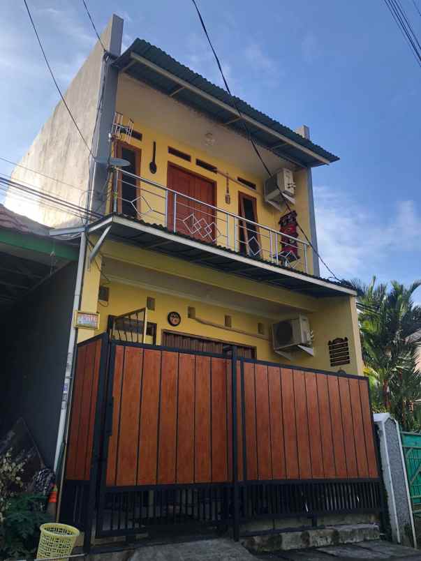 dijual rumah di b mbu apus cipayung jakarta timur