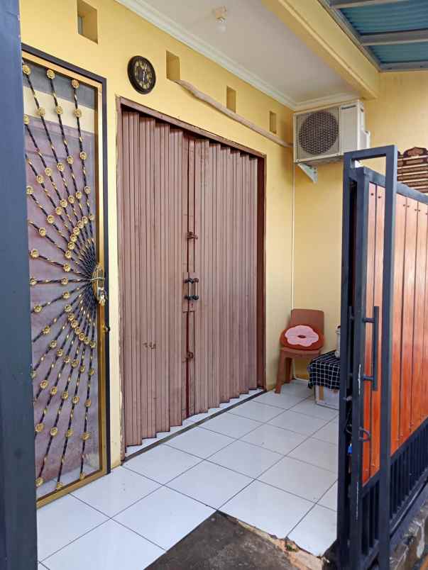 dijual rumah di b mbu apus cipayung jakarta timur