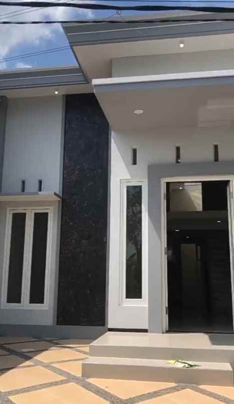 dijual rumah di benowo surabaya barat