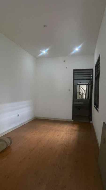 dijual rumah di bintaro sektor 2 rengas ciputat timur