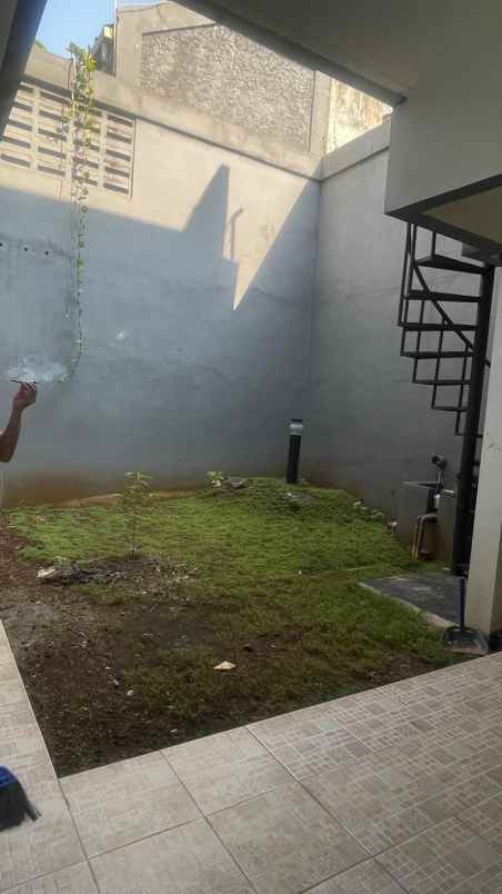 dijual rumah di bintaro sektor 2 rengas ciputat timur
