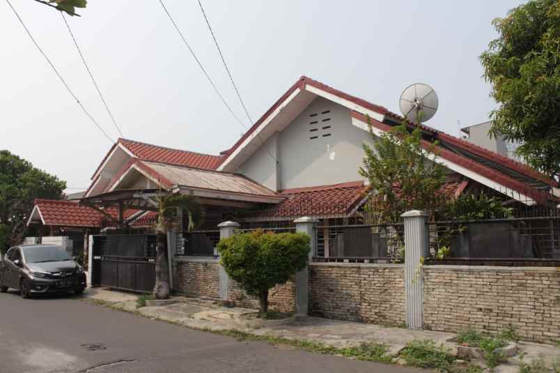 dijual rumah di citra garden 1 jakarta barat