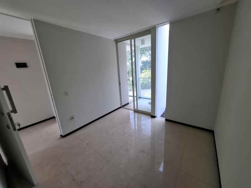 dijual rumah di citraland surabaya