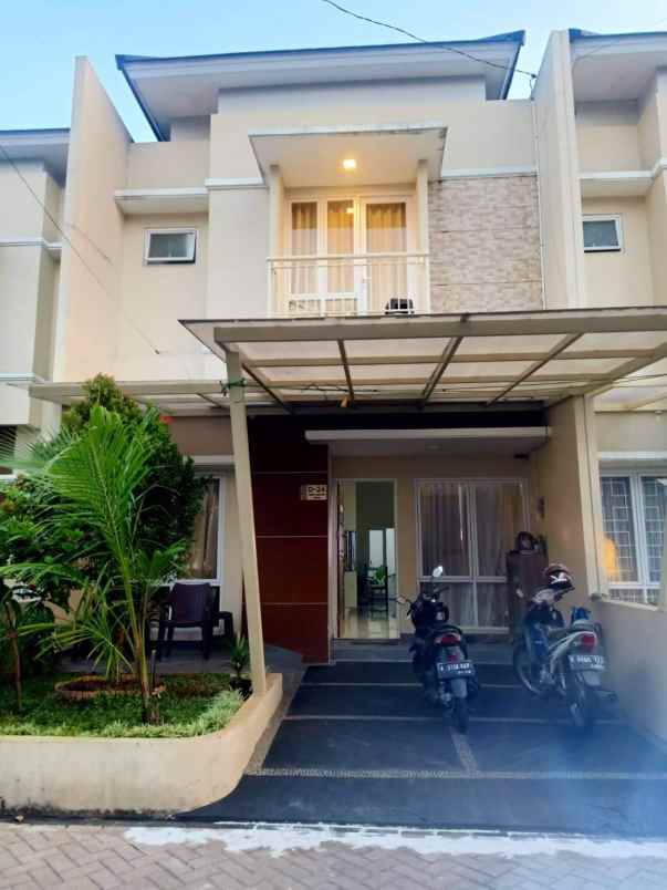 dijual rumah di cluster green bintaro indah tangsel