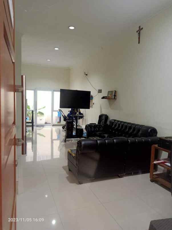 dijual rumah di cluster green bintaro indah tangsel