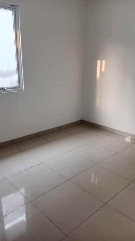 dijual rumah di cluster vernonia summarecon bekasi
