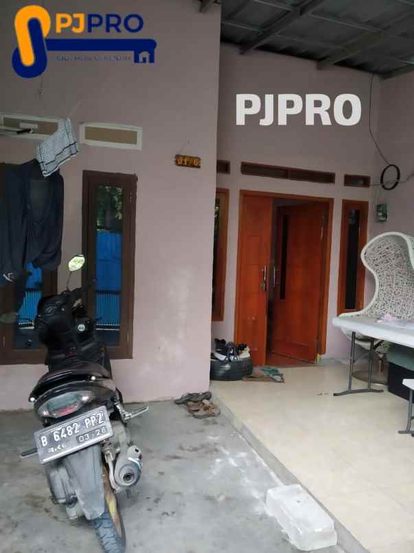 dijual rumah di daerah graha harapan regency