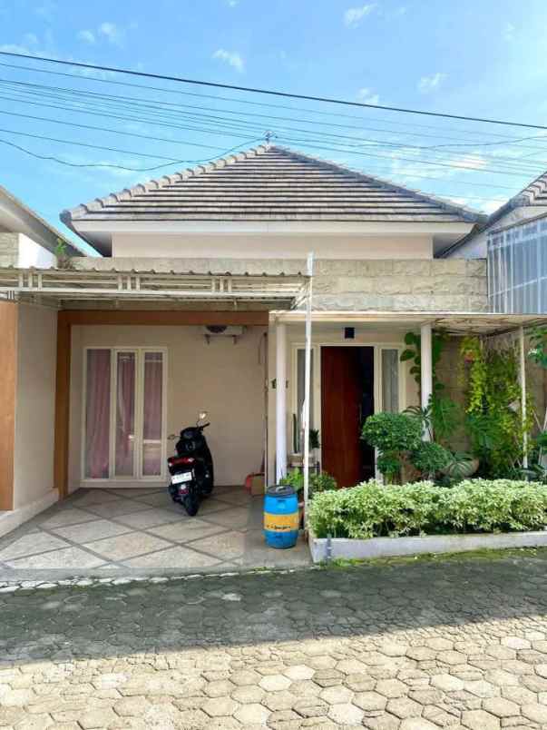 dijual rumah di perum eagle hill tembalang semarang