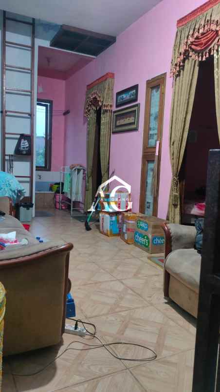 dijual rumah di simpang kepuh sukun