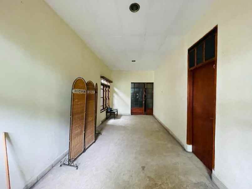 dijual rumah dipusat kota