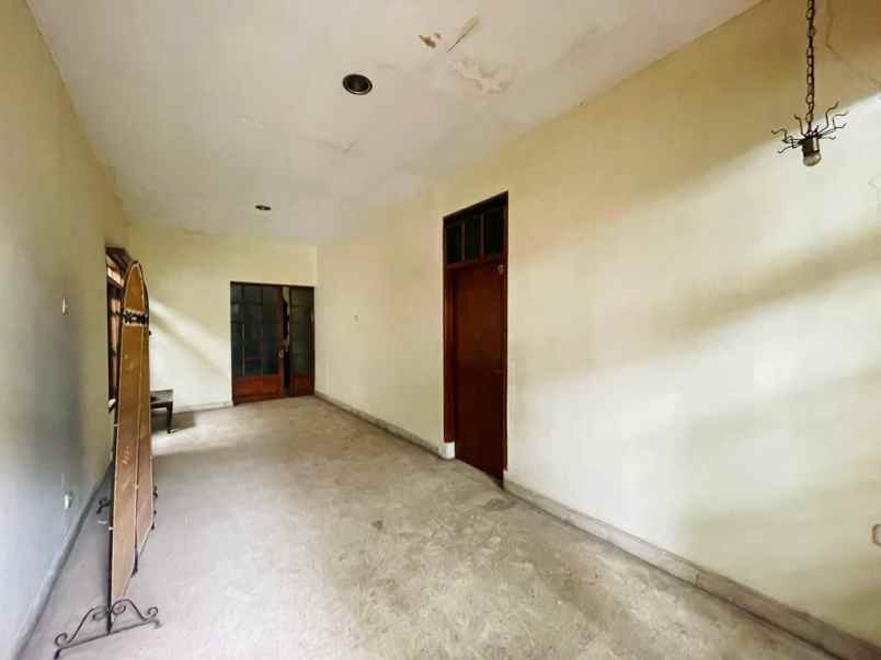 dijual rumah dipusat kota