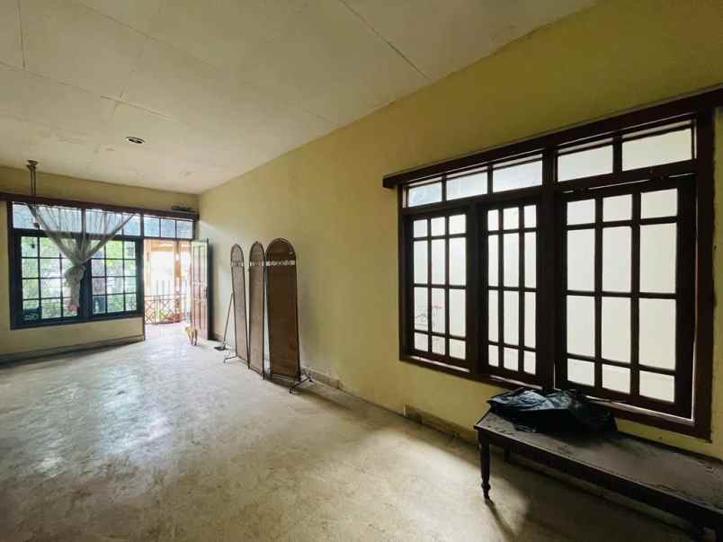 dijual rumah dipusat kota