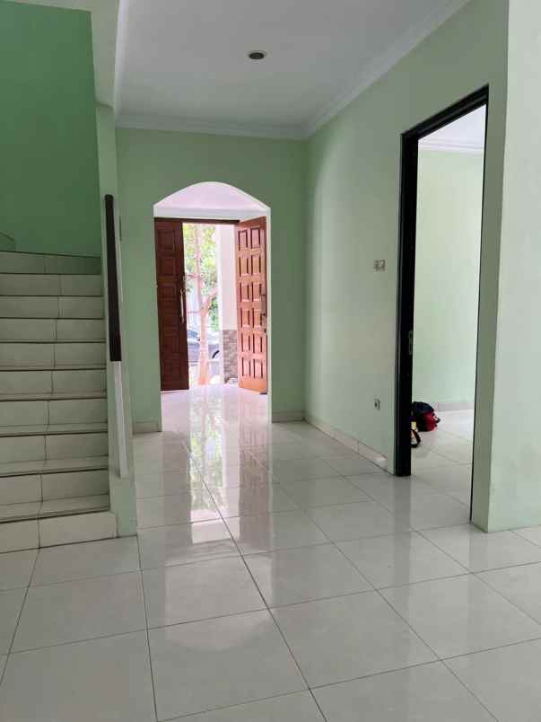 dijual rumah discovery bintaro