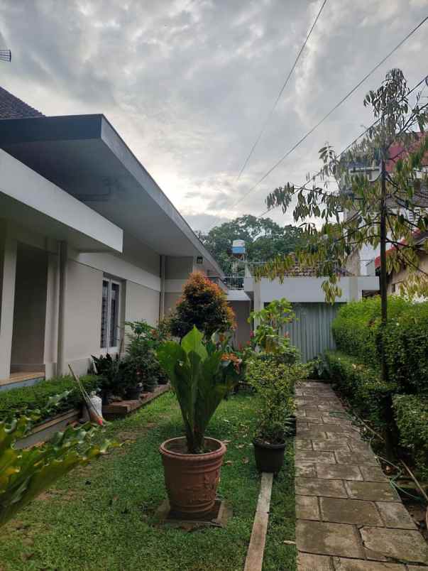 dijual rumah djuanda dago dipatiukur