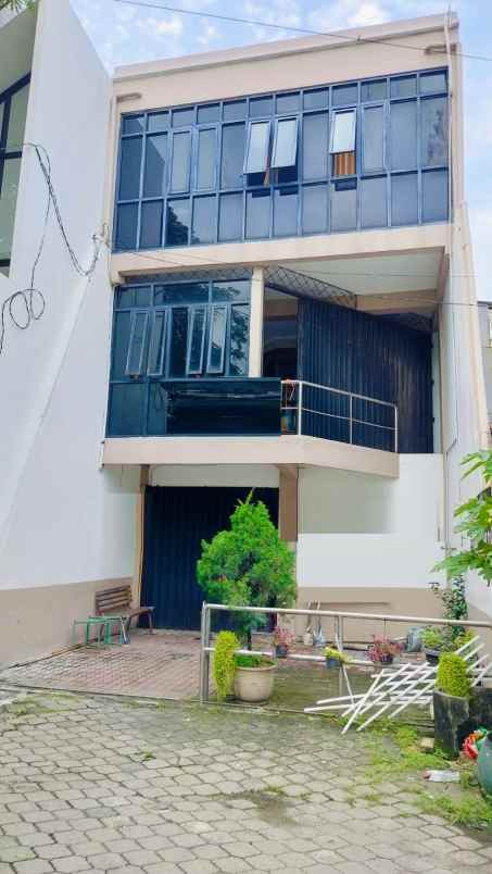 dijual rumah dukuh kupang barat dukuh