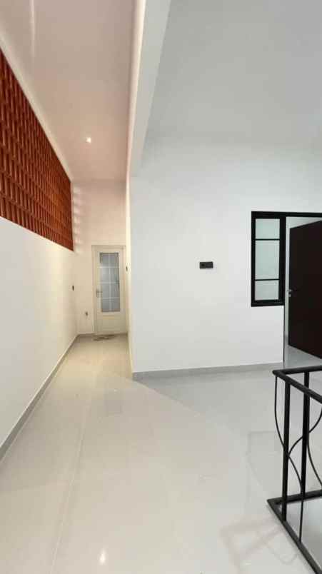 dijual rumah duta lestari