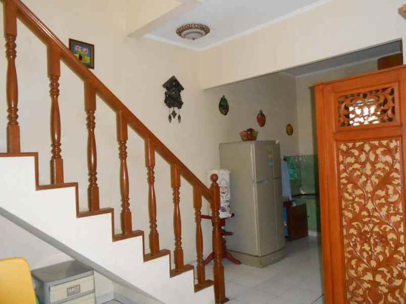 dijual rumah full furnished di gandaria