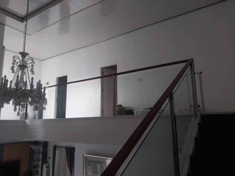 dijual rumah furnished lingkungan nyaman