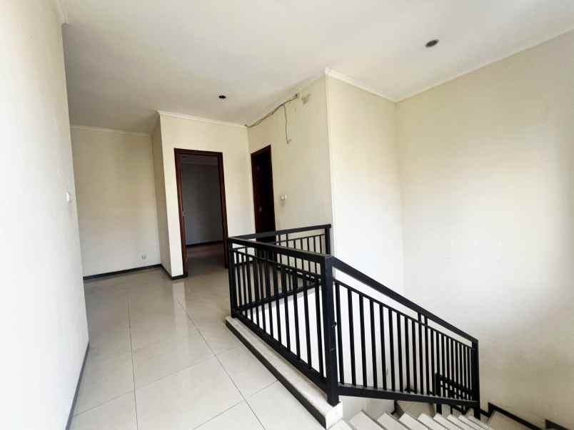 dijual rumah galaxy bumi permai araya 2