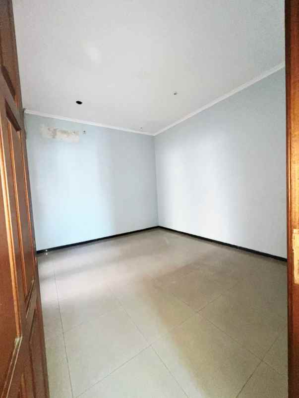 dijual rumah galaxy bumi permai araya 2