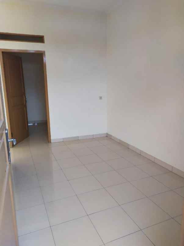 dijual rumah gamprit pondok gede kota