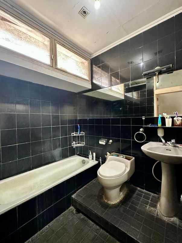 dijual rumah gandaria selatan