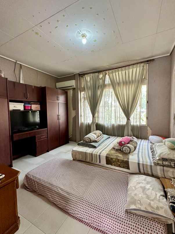 dijual rumah gandaria selatan