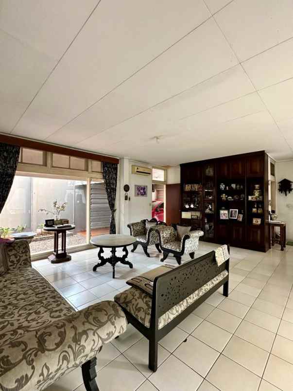 dijual rumah gandaria selatan