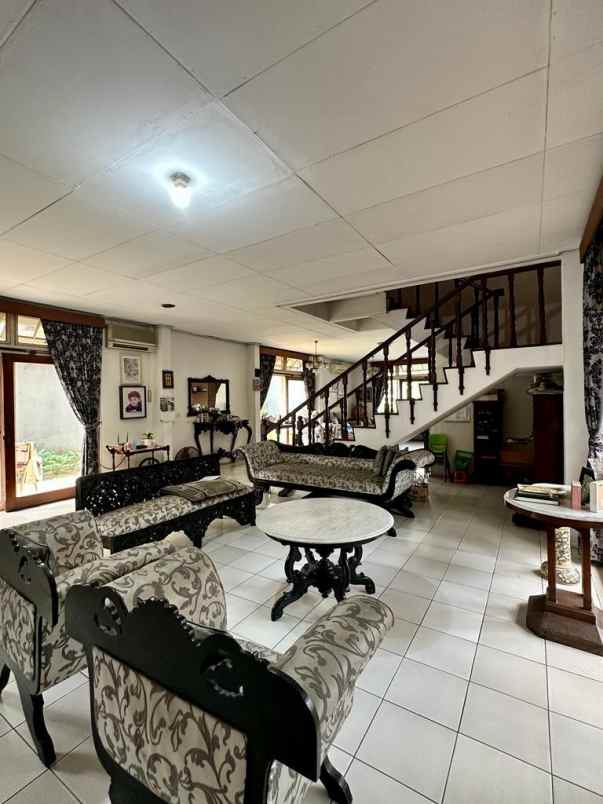 dijual rumah gandaria selatan